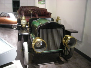 1907 White Touring Steam Car, courtesy Henry Ford Museum